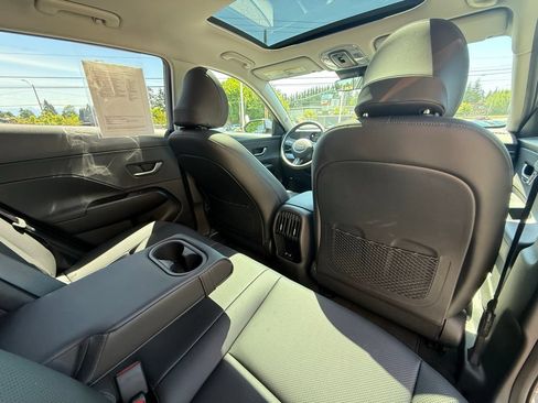 Certified 2025 Hyundai Kona Limited FWD image 17