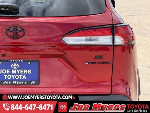 Used 2025 Toyota Corolla Cross AWD Hybrid image 9