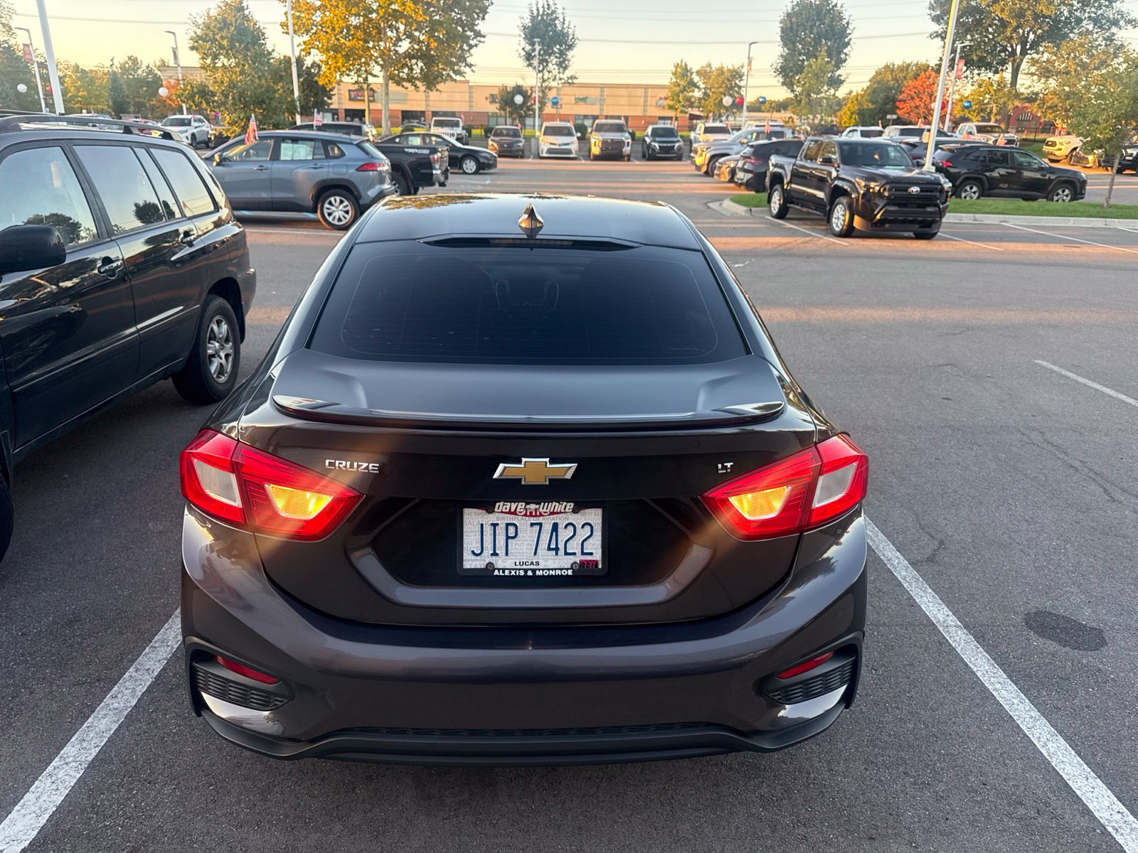 Used 2017 Chevrolet Cruze LT w/ Sun And Sound Package FWD image 5