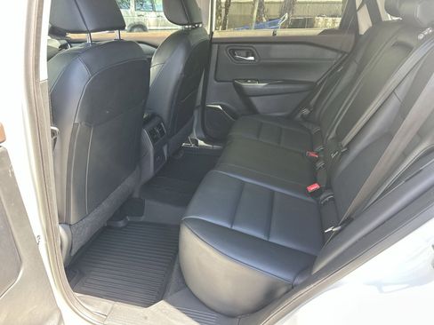 Used 2023 Nissan Rogue SV w/ SV Premium Package FWD image 12