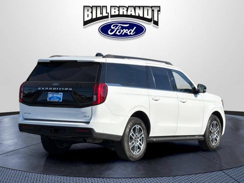 Used 2025 Ford Expedition Max Active AWD/4WD image 3
