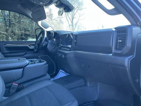 Used 2024 Chevrolet Silverado 2500 LT image 28