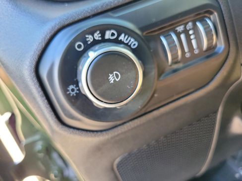 Used 2021 Jeep Wrangler Unlimited Rubicon image 26