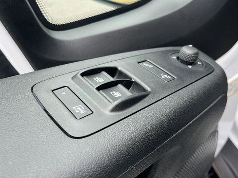 Used 2025 RAM ProMaster 3500 w/ Convenience Group image 12