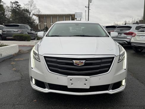 Used 2018 Cadillac XTS Luxury image 2