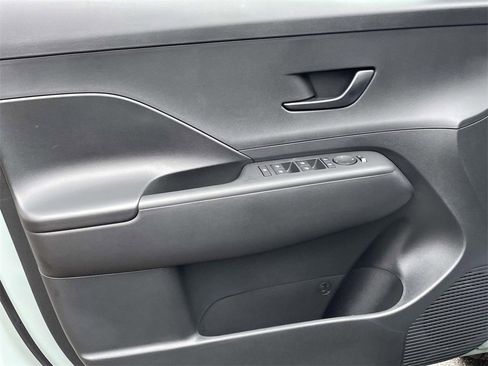 New 2026 Hyundai Kona SE image 13