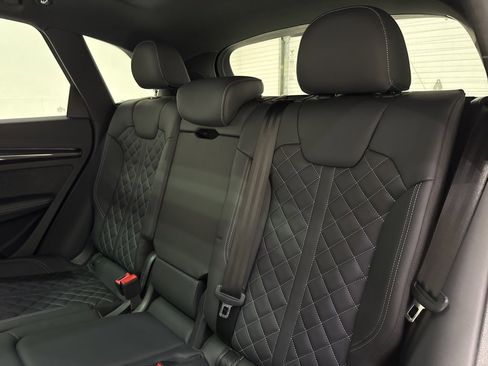 Used 2024 Audi SQ5 Prestige image 38