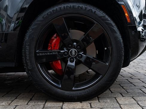 Used 2025 Land Rover Defender 110 X image 19