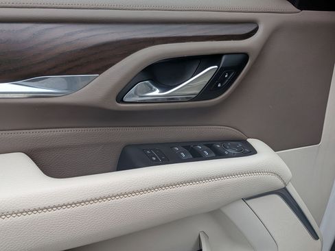 Used 2021 GMC Yukon Denali w/ Denali Premium Package image 13