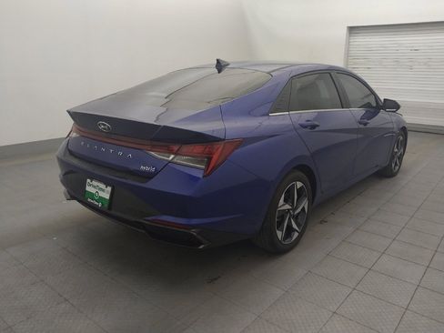 Used 2023 Hyundai Elantra Limited w/ Preferred Accessory Package FWD image 9