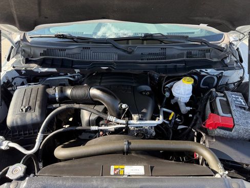 Used 2019 RAM 1500 Classic SLT image 12