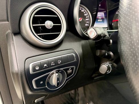Used 2017 Mercedes-Benz GLC 300 4MATIC image 32