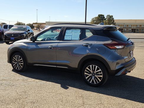 Used 2024 Nissan Kicks SR image 4
