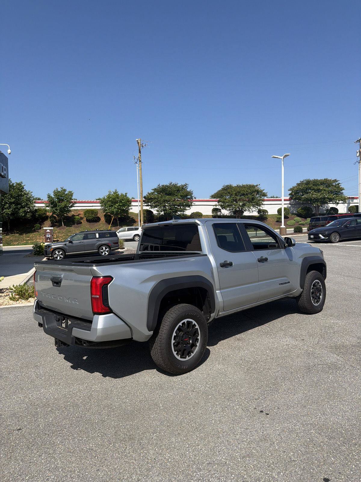 Used 2024 Toyota Tacoma TRD Off-Road AWD/4WD image 21