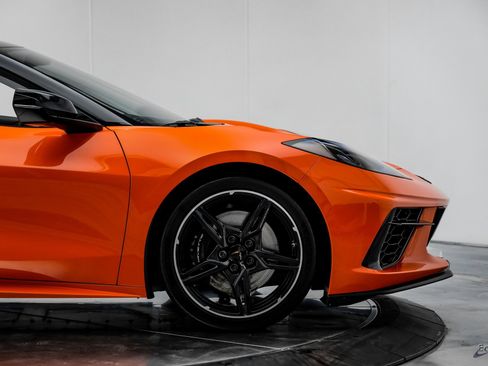 Used 2021 Chevrolet Corvette Stingray Premium Conv w/ Z51 Performance Package image 24