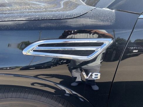 Used 2022 Nissan Armada SV image 9