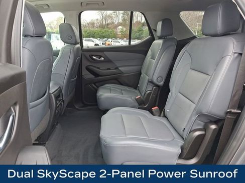 Used 2021 Chevrolet Traverse Premier image 12