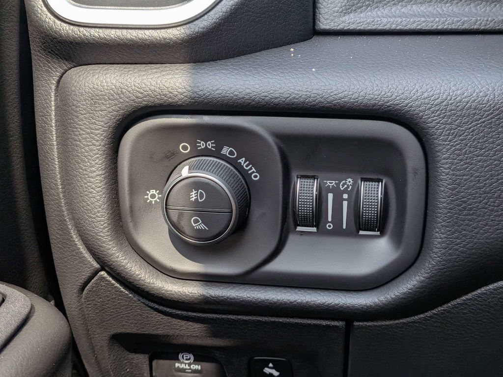 New 2026 RAM 1500 Big Horn AWD/4WD image 17