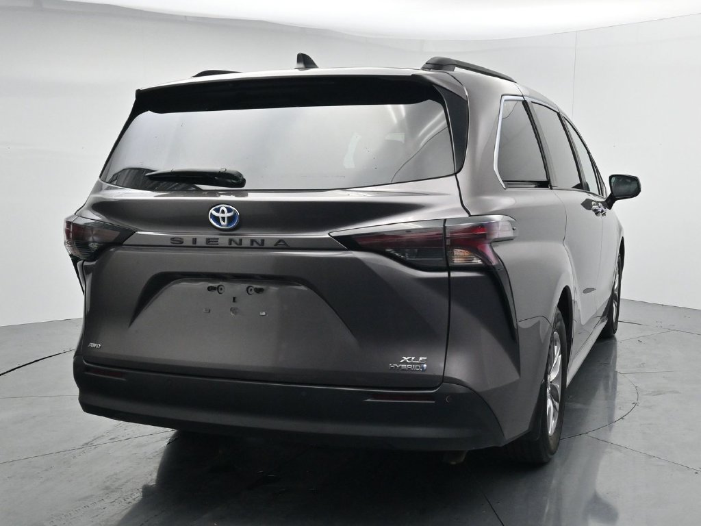 Used 2023 Toyota Sienna XLE w/ XLE Plus Package AWD/4WD image 6