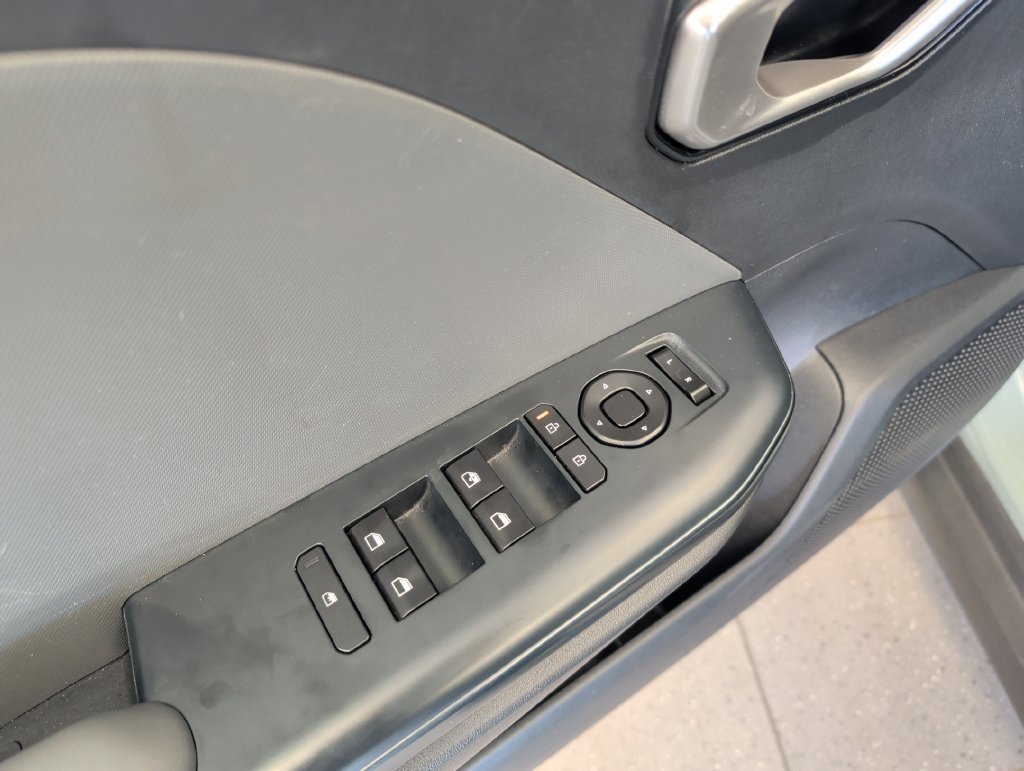 Used 2025 Kia K4 FWD image 13