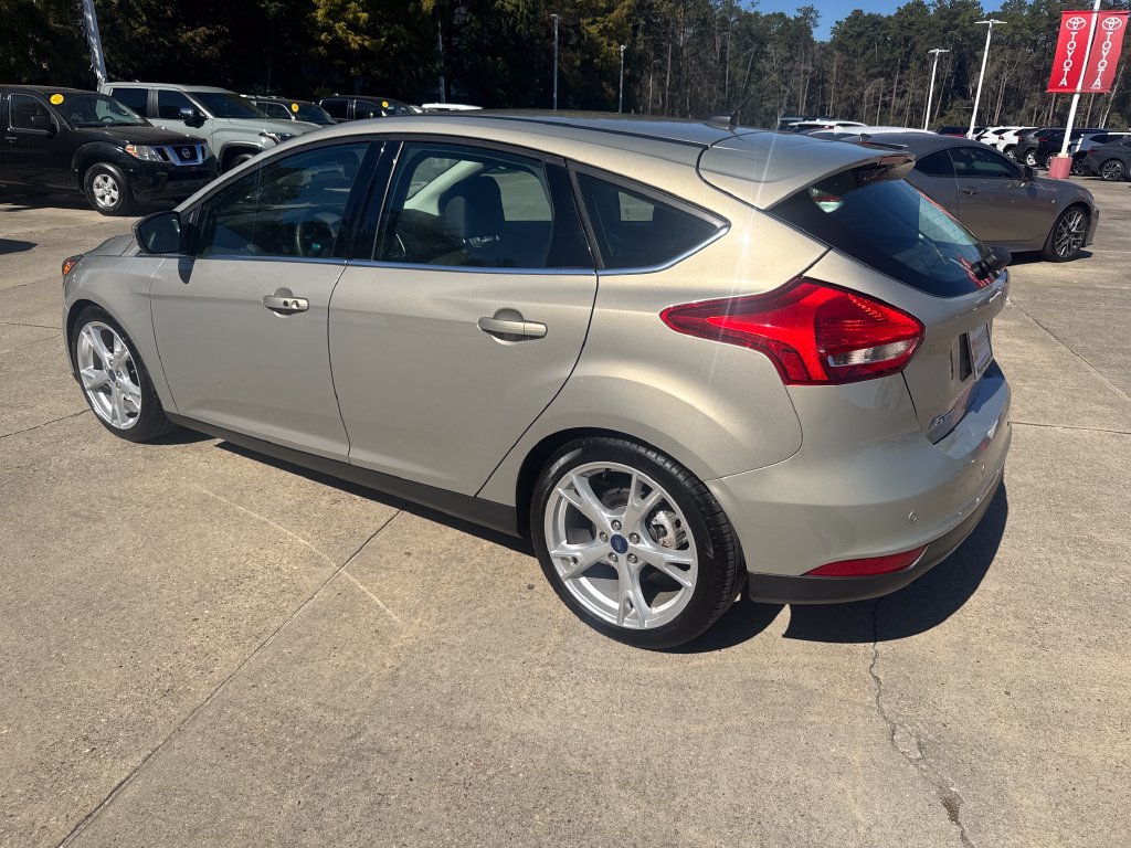 Used 2016 Ford Focus Titanium w/ Titanium Technology Package FWD image 3