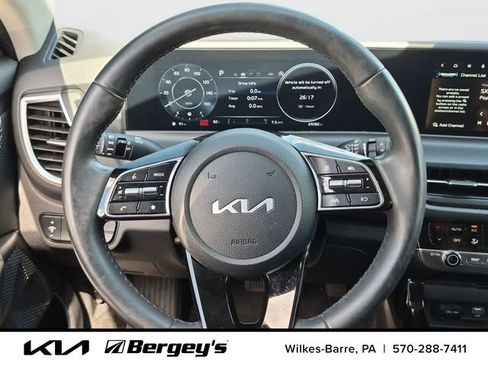 Certified 2024 Kia Seltos EX AWD/4WD image 16