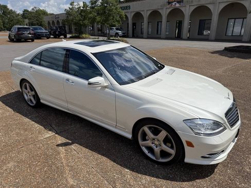 Used 2013 Mercedes-Benz S 550 Sedan image 3