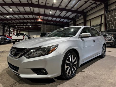 Used 2017 Nissan Altima 2.5 SL w/ Technology Package image 9