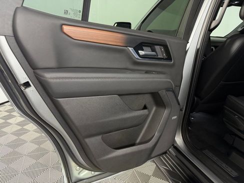 Used 2025 GMC Yukon Denali image 25