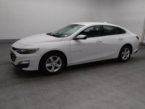 Used 2023 Chevrolet Malibu LT FWD image 2