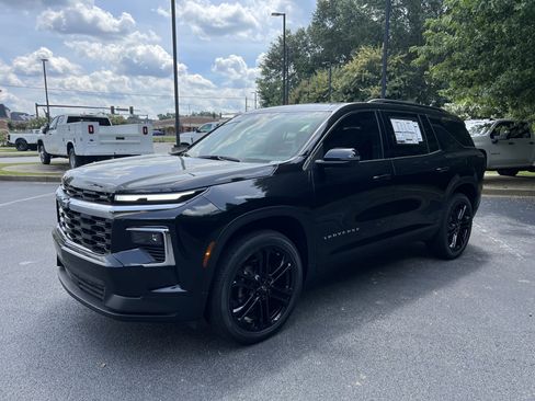 Used 2025 Chevrolet Traverse LT image 6