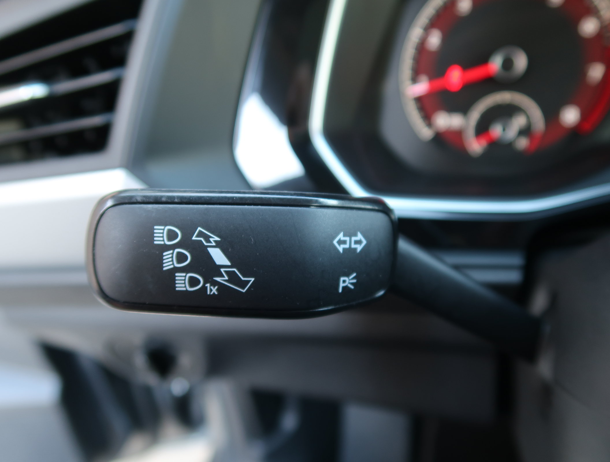 Used 2019 Volkswagen Jetta SE FWD image 21