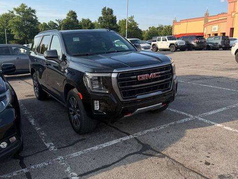 Used 2023 GMC Yukon AT4 AWD/4WD image 3