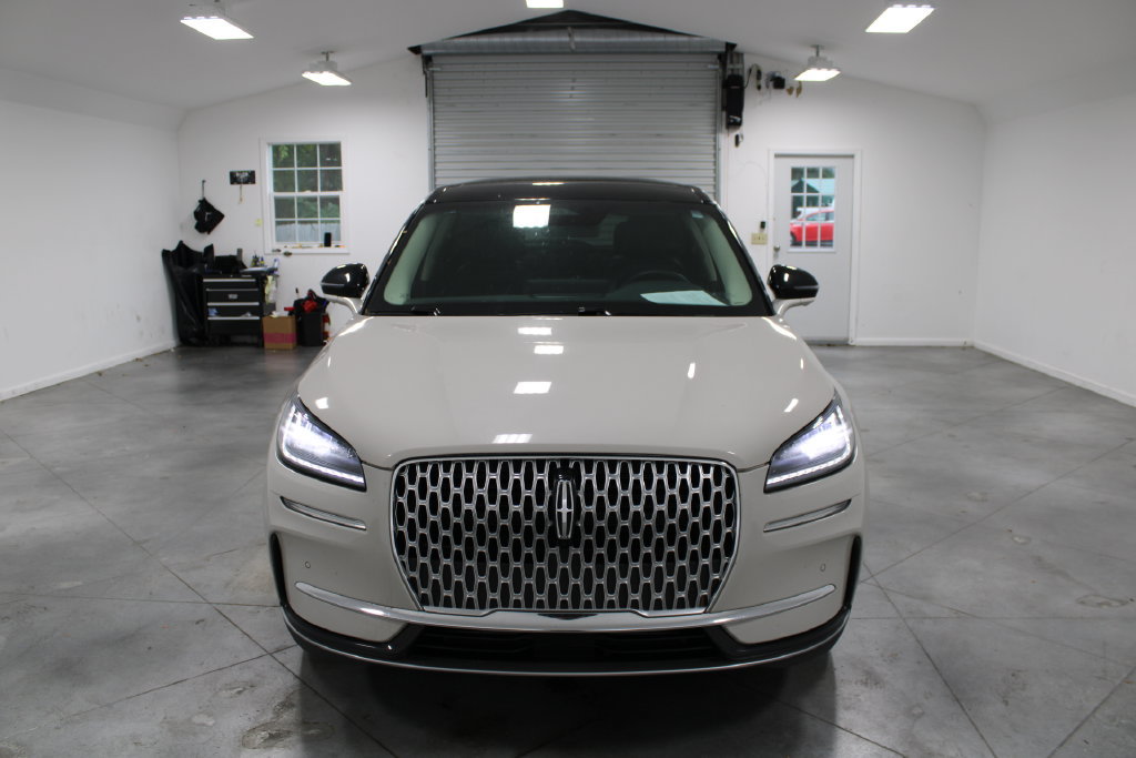 Used 2023 Lincoln Corsair AWD w/ Equipment Group 101A image 3