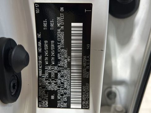 Used 2018 Toyota Highlander Limited Platinum image 31