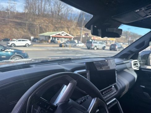 Certified 2023 Toyota Sequoia Platinum image 5