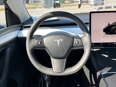 Used 2023 Tesla Model Y Long Range AWD/4WD image 12