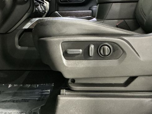 Used 2022 GMC Sierra 3500 Denali AWD/4WD image 15