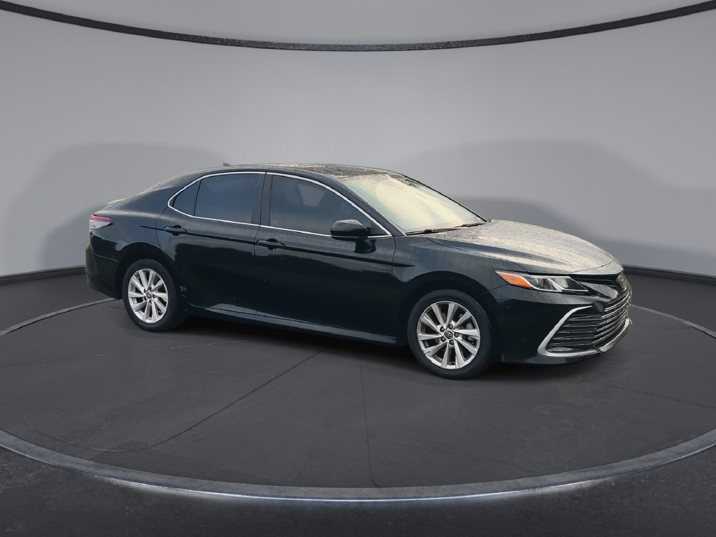 Used 2022 Toyota Camry LE FWD image 2