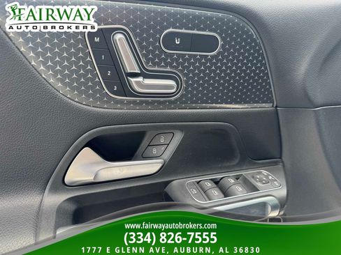 Used 2025 Mercedes-Benz GLB 250 image 15