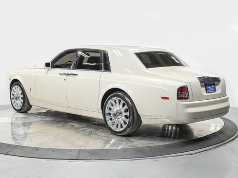 Used 2004 Rolls-Royce Phantom Sedan RWD image 4