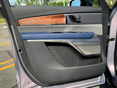 New 2026 Cadillac Vistiq Premium Luxury image 11