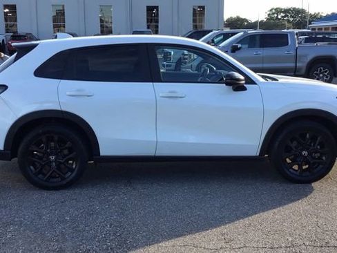 Used 2023 Honda HR-V Sport image 4