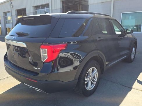 Used 2023 Ford Explorer XLT w/ Equipment Group 202A AWD/4WD image 3