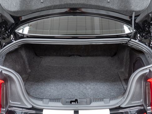 Used 2021 Ford Mustang Shelby GT500 w/ Carbon Fiber Track Pack image 10