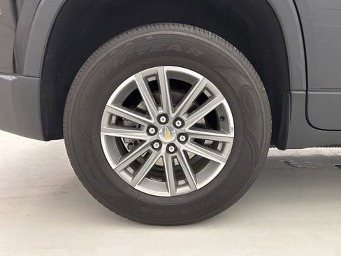 Used 2023 Chevrolet Traverse LT w/ LPO, Cargo Package AWD/4WD image 19