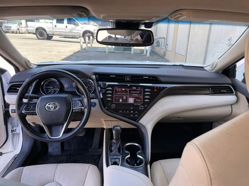 Used 2019 Toyota Camry XLE w/ Driver Assist Package FWD image 11