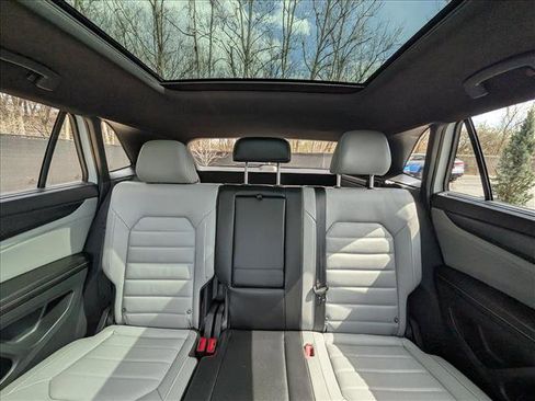 Certified 2024 Volkswagen Atlas Cross Sport SEL R-Line image 18