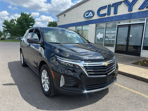 Used 2023 Chevrolet Equinox LT image 2