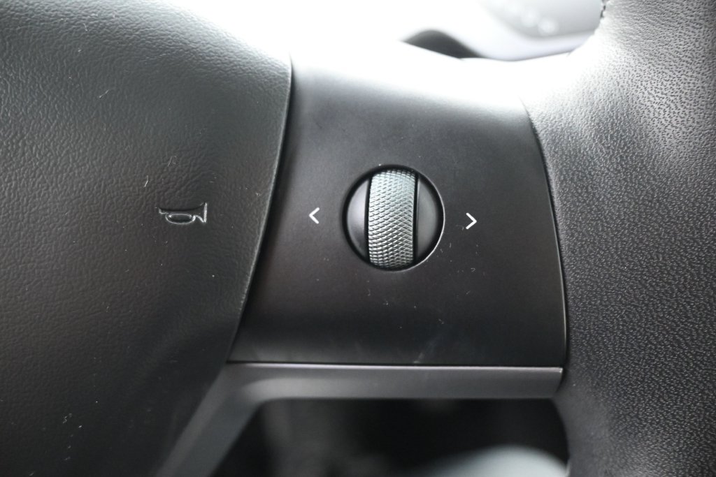 Used 2023 Tesla Model 3 Standard Range RWD image 17